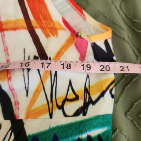 White and green doodle sleeveless jumpsuit. Two pockets in the front. Ne… - Picture 10 of 10